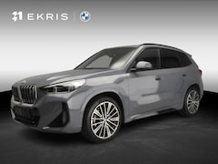 BMW X1 - xDrive23i | M-Sportpakket | LED | HUD | Active cruise | Trekhaak | Stoelverwarming | DAB |