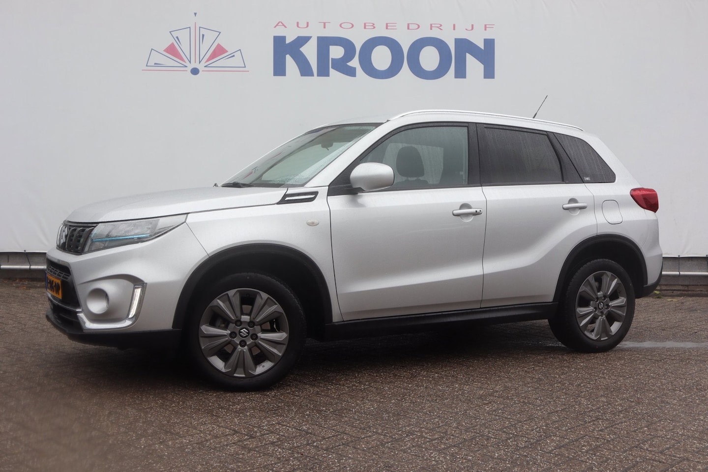 Suzuki Vitara - 1.4 Boosterjet Select Smart Hybrid | Trekhaak | Navigatie | Bluetooth | Stoelverwarming | - AutoWereld.nl