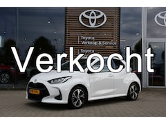 Toyota Yaris - 1.5 Hybrid 115 First Edition Limited Automaat 116pk | Parkeersensor voor en achter | Stuur
