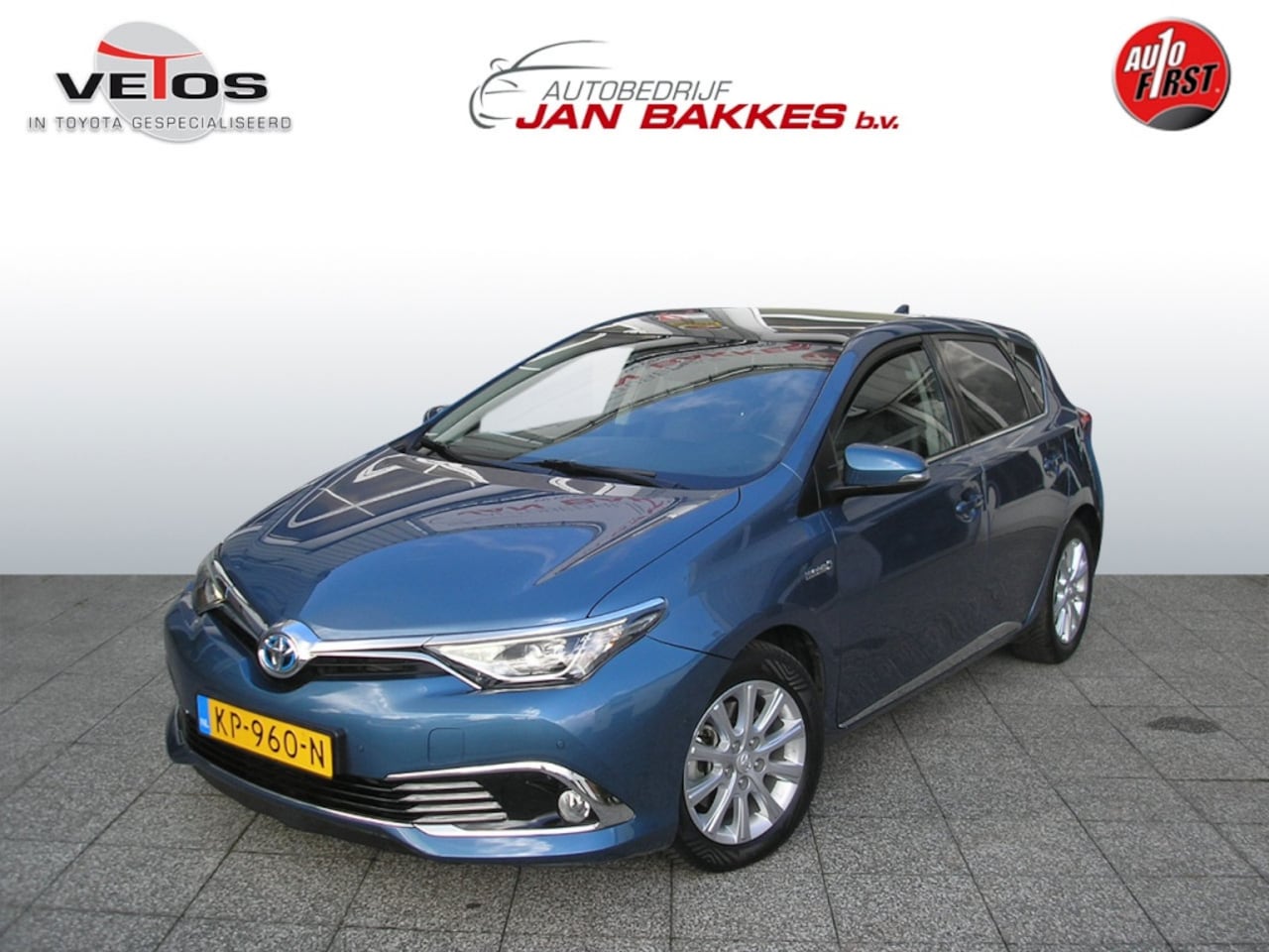 Toyota Auris - 1.8 Hybrid Bus. Pro met panorama en trekhaak. - AutoWereld.nl