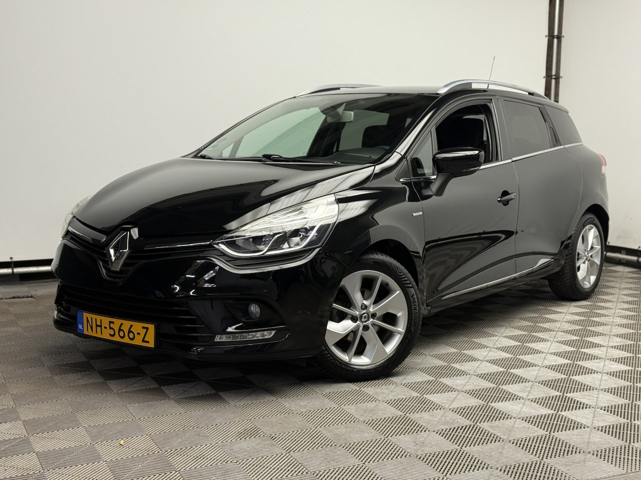 Renault Clio Estate - 0.9 TCe Limited Navi ECC LM16" NL Auto - AutoWereld.nl