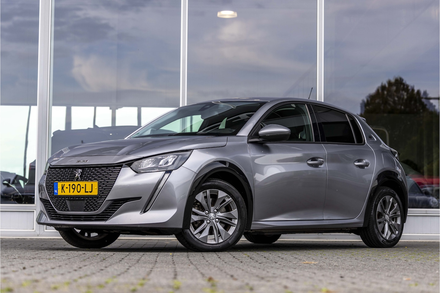 Peugeot e-208 - EV Allure 50 kWh | 95% SOH | NL auto | Camera - AutoWereld.nl