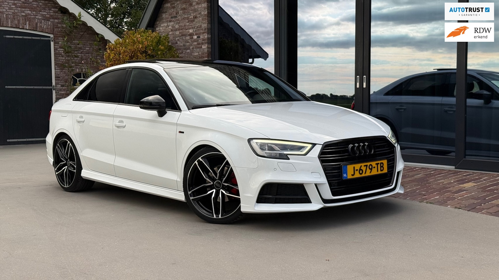 Audi A3 Limousine - Sport S Line Edition 1.5 TFSI CoD - AutoWereld.nl