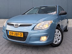 Hyundai i30 - 1.6i Dynamic | Trekhaak | NAP | Keurige auto | ISO fix | Airco | All seasonbanden