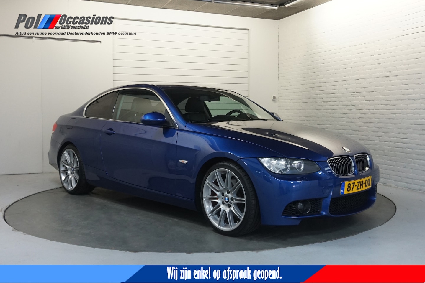 BMW 3-serie Coupé - 325i Executive Youngtimer | Automaat | Leder | E92 | Montegoblau - AutoWereld.nl