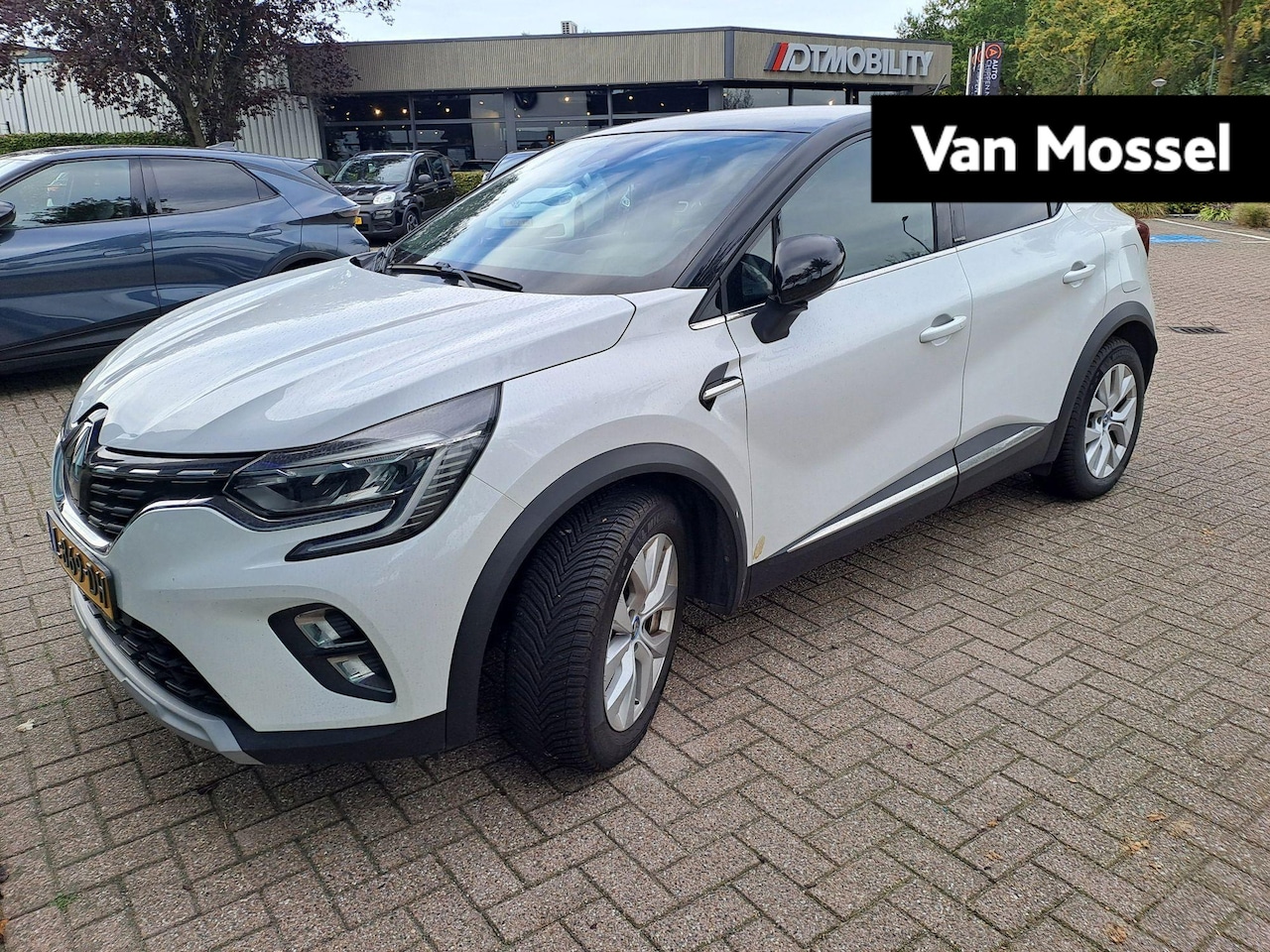 Renault Captur - 1.6 E-Tech Plug-in Hybrid 160 Intens | TREKHAAK | CAMERA | NAVIGATIE - AutoWereld.nl