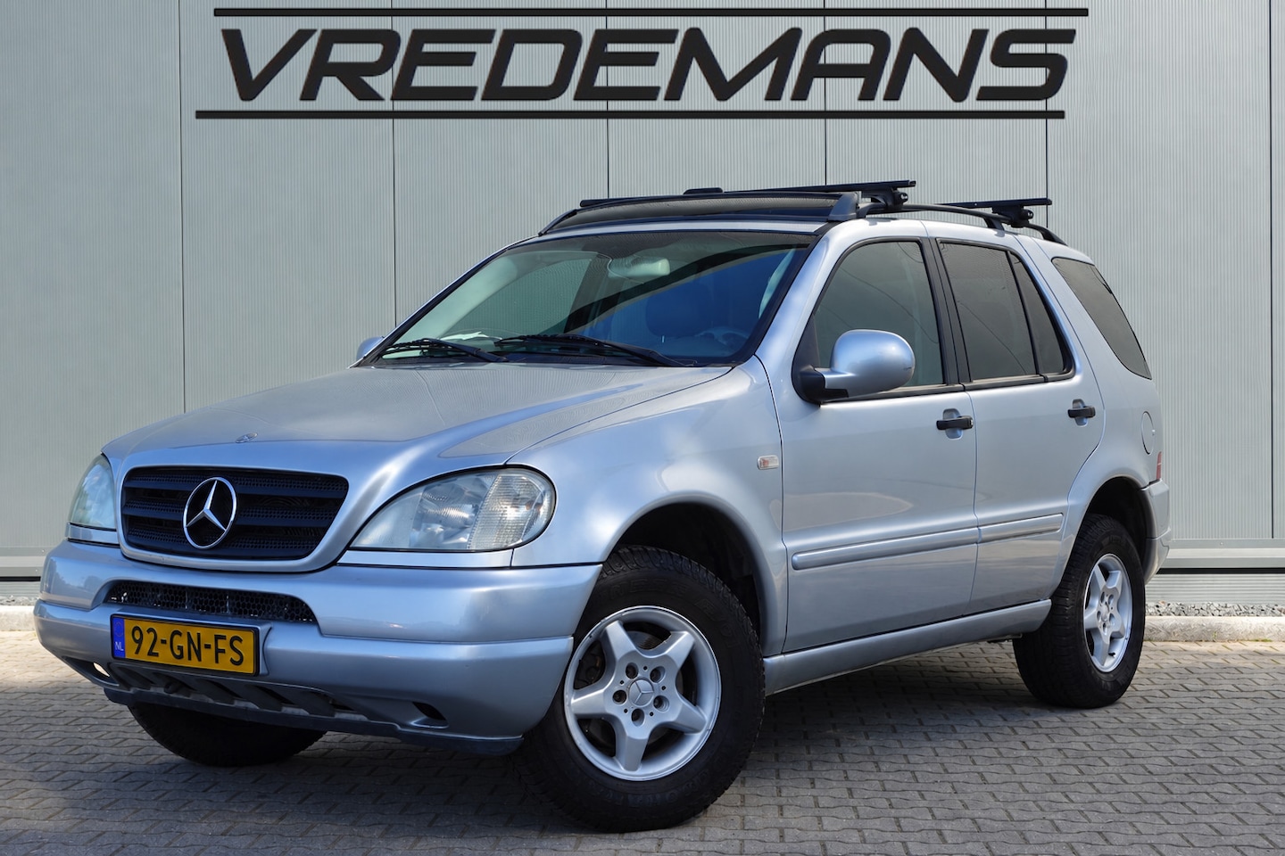Mercedes-Benz M-klasse - 320 LEES TEKST - AutoWereld.nl