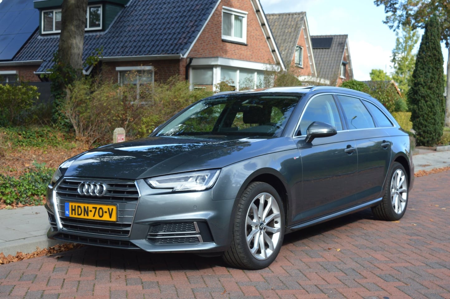 Audi A4 Avant - 2.0 TFSI ultra Sport S Line Panorama/virtual - AutoWereld.nl