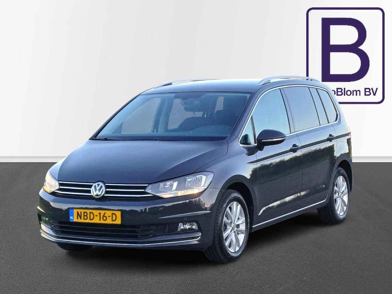 Volkswagen Touran - 1.5 TSI Highline / Clima / Cruise / Trekh./ Navi / Park. v+a / - AutoWereld.nl
