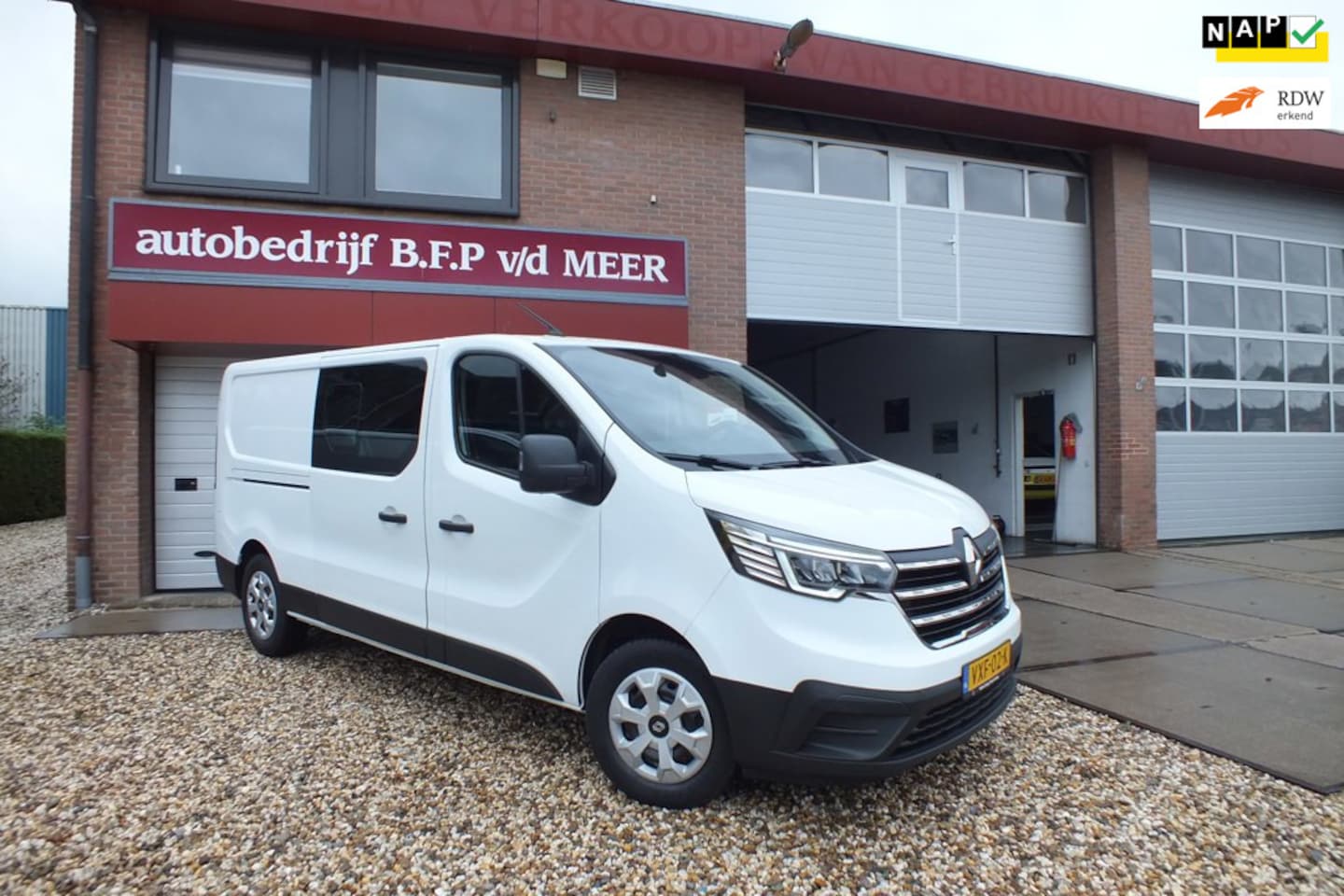 Renault Trafic - 2.0 dCi 130 T29 L2H1 DC Luxe 2.0 dCi 130 T29 L2H1 DC Luxe - AutoWereld.nl