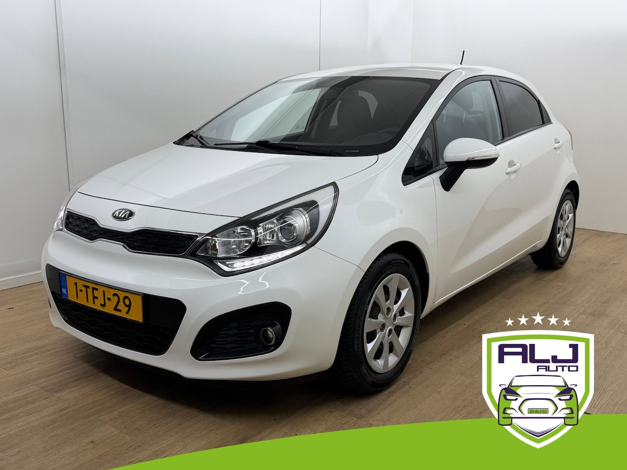 Kia Rio - Occasion 1.2 CVVT Plus Pack | Wit | Tweedehands Kia Rio | Airco | USB audio | Trekhaak - AutoWereld.nl