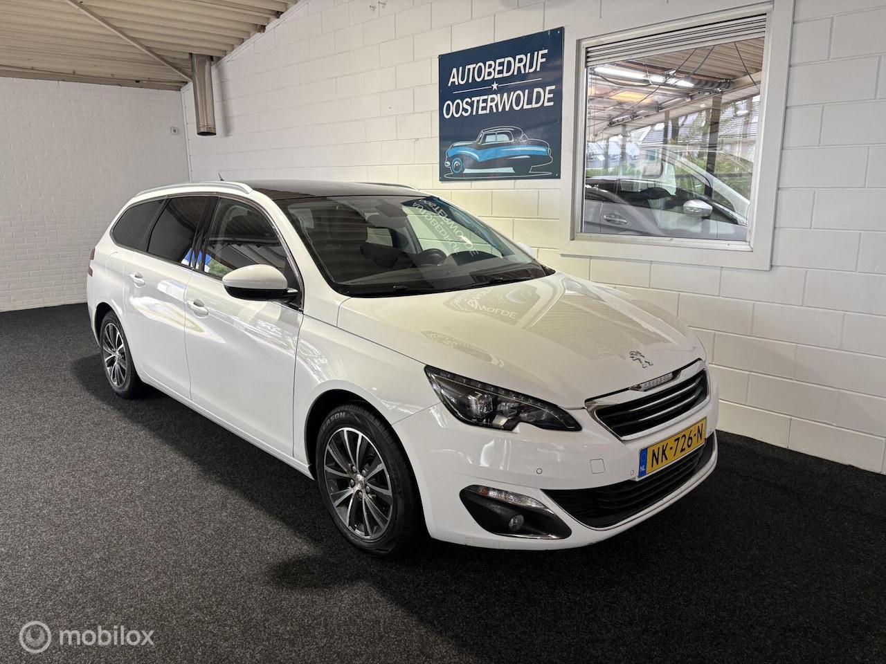 Peugeot 308 SW - 1.2 PureTech Blue Lease Premium Apk - Riem verv. - Navi - Cruise - Panorama - AutoWereld.nl