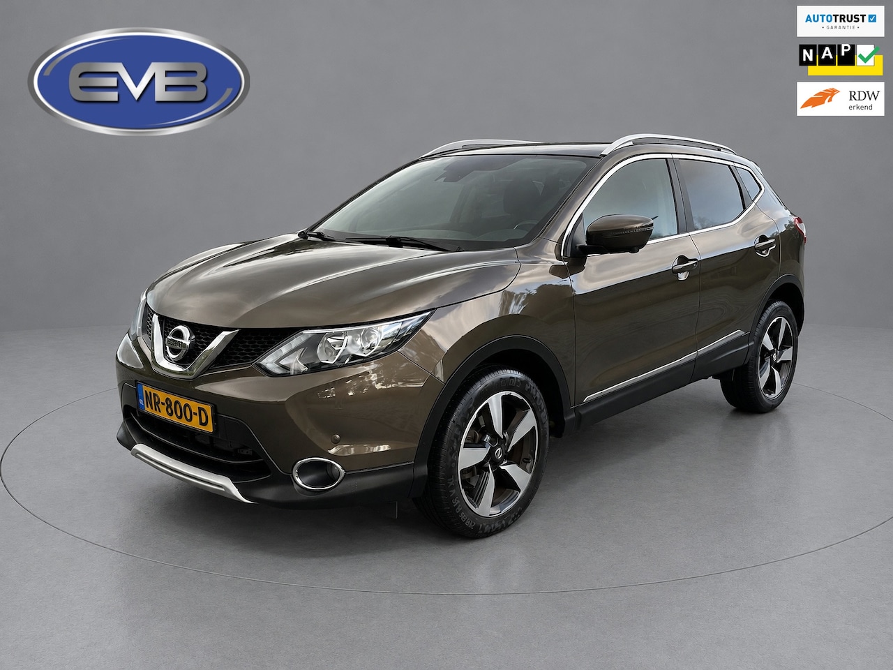 Nissan Qashqai - 1.2 AUTOMAAT N-Connecta, panoramadak, trekhaak, achteruitrijcamera, navigatie,1 e eigenaar - AutoWereld.nl