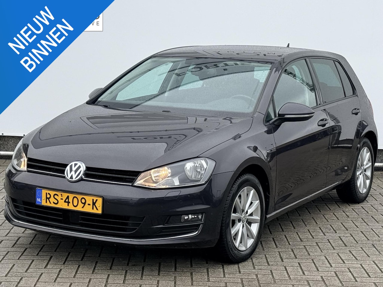 Volkswagen Golf - 1.4 TSI Connected Series NAVI | ECC | PDC | AUTOMAAT - AutoWereld.nl
