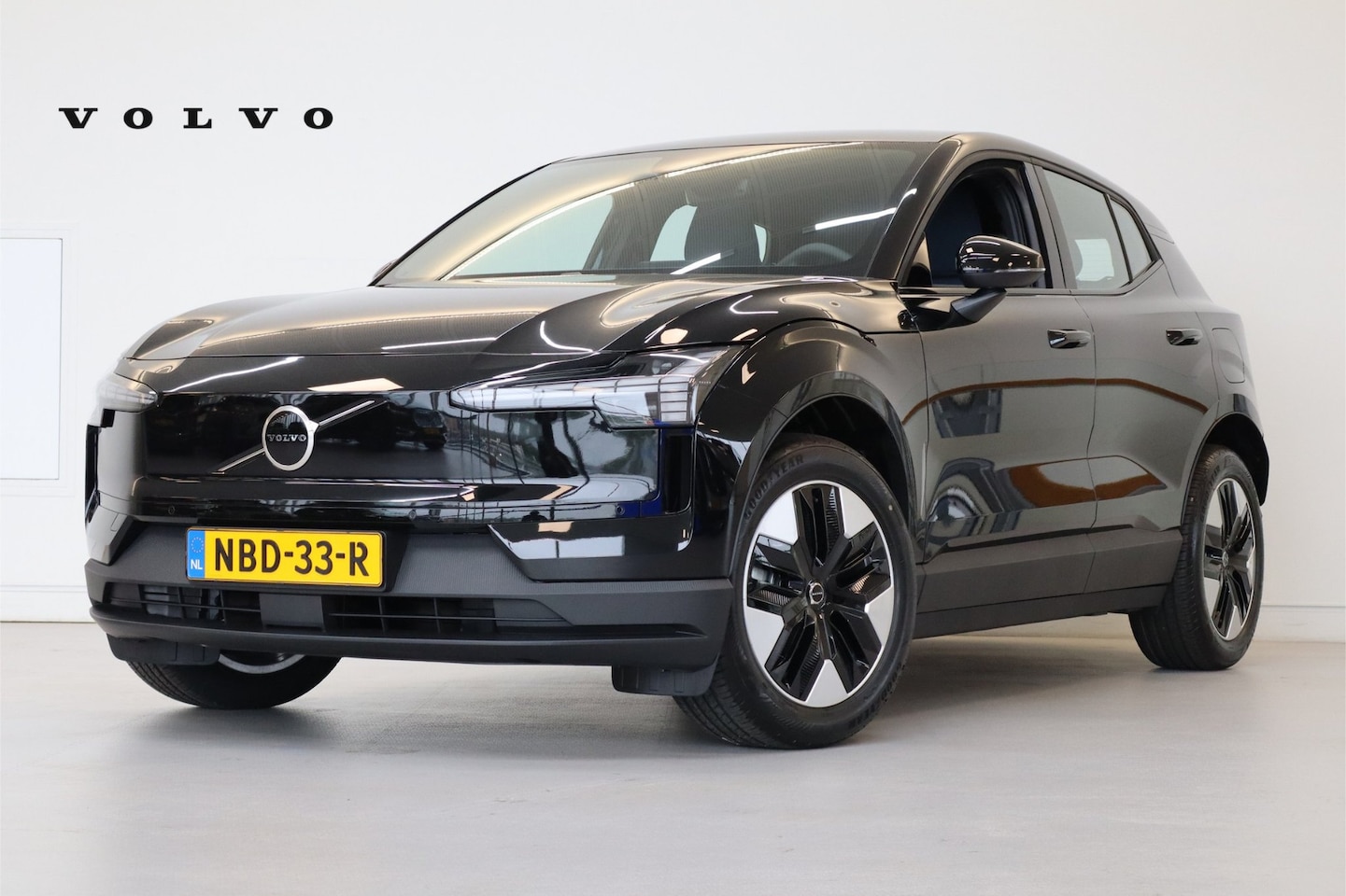 Volvo EX30 - P3 Long Range Plus Europa 69 kWh | 11 kW lader | Achteruitrijcamera | Alarmsysteem - AutoWereld.nl