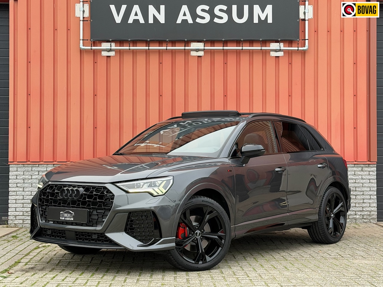 Audi Q3 - 45 TFSI quattro 3x S-Line RSQ3 Look Pano Camera 20" - AutoWereld.nl