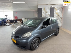 Toyota Aygo - 1.0-12V Access Apk Nieuw, Airco, Carplay, Bluetooth, Navigatie, N.A.P, weinig kilometers,