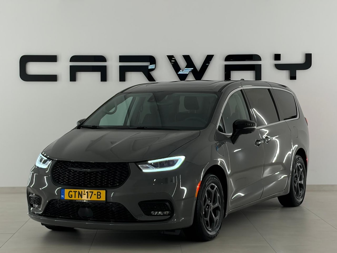 Chrysler Pacifica - 3.6 Limited S Plug-in Hybrid NL-AUTO - AutoWereld.nl