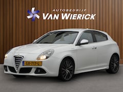 Alfa Romeo Giulietta - 1.4 T Distinctive 5-Deurs 120PK | Xenon | Cruise | Sportstoelen | Clima | LM Velgen