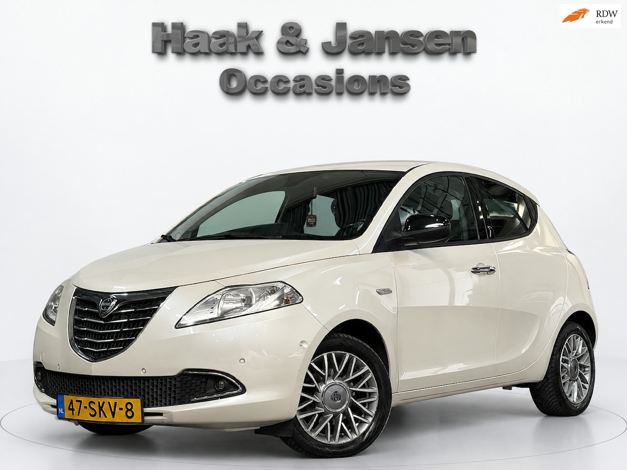 Lancia Y(psilon) - Ypsilon 0.9 TwinAir Platinum - Airco - Radio - - AutoWereld.nl