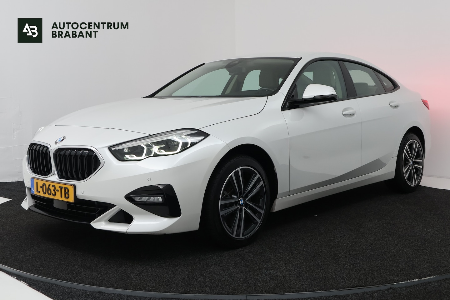 BMW 2-serie Gran Coupé - 220i Business Edition (CRUISE CONTROL, NAVIGATIE, SFEERVERLICHTING) - AutoWereld.nl