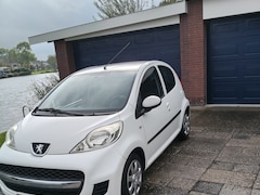 Peugeot 107 - 1.0-12V XS