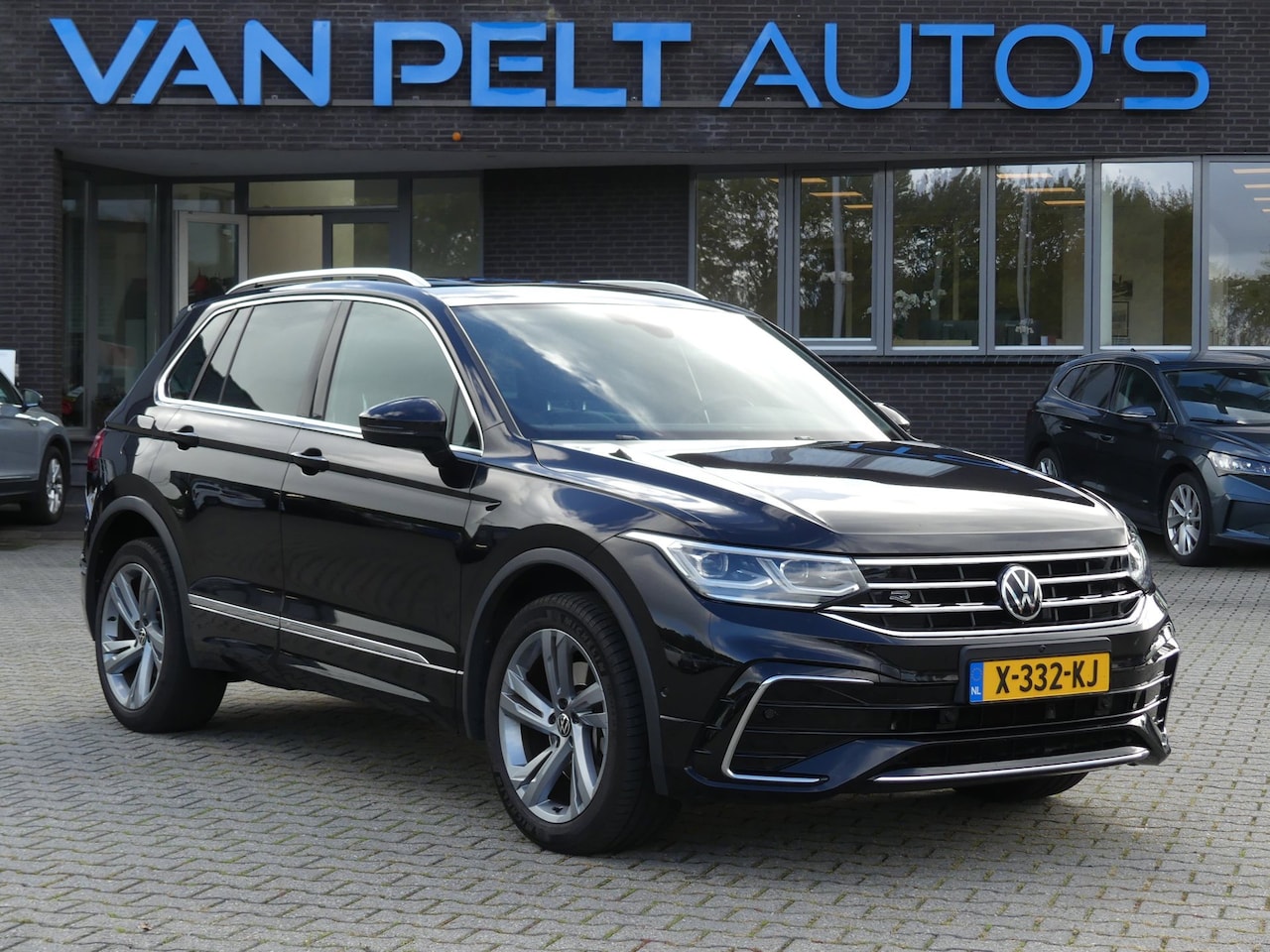 Volkswagen Tiguan - 1.4 TSI eHybrid R-Line Business+ / pano / leer / 360 camera - AutoWereld.nl