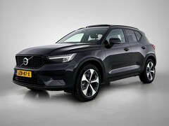 Volvo XC40 - 2.0 B4 Plus Dark | Trekhaak | Panoramadak | 19'' velgen | Camera |