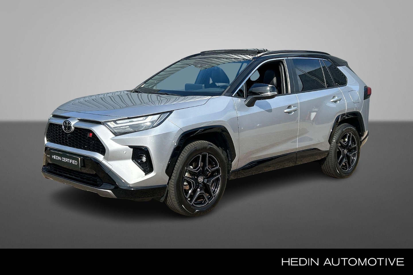 Toyota RAV4 - 2.5 Hybrid AWD GR SPORT | Panoramadak | Trekhaak | - AutoWereld.nl