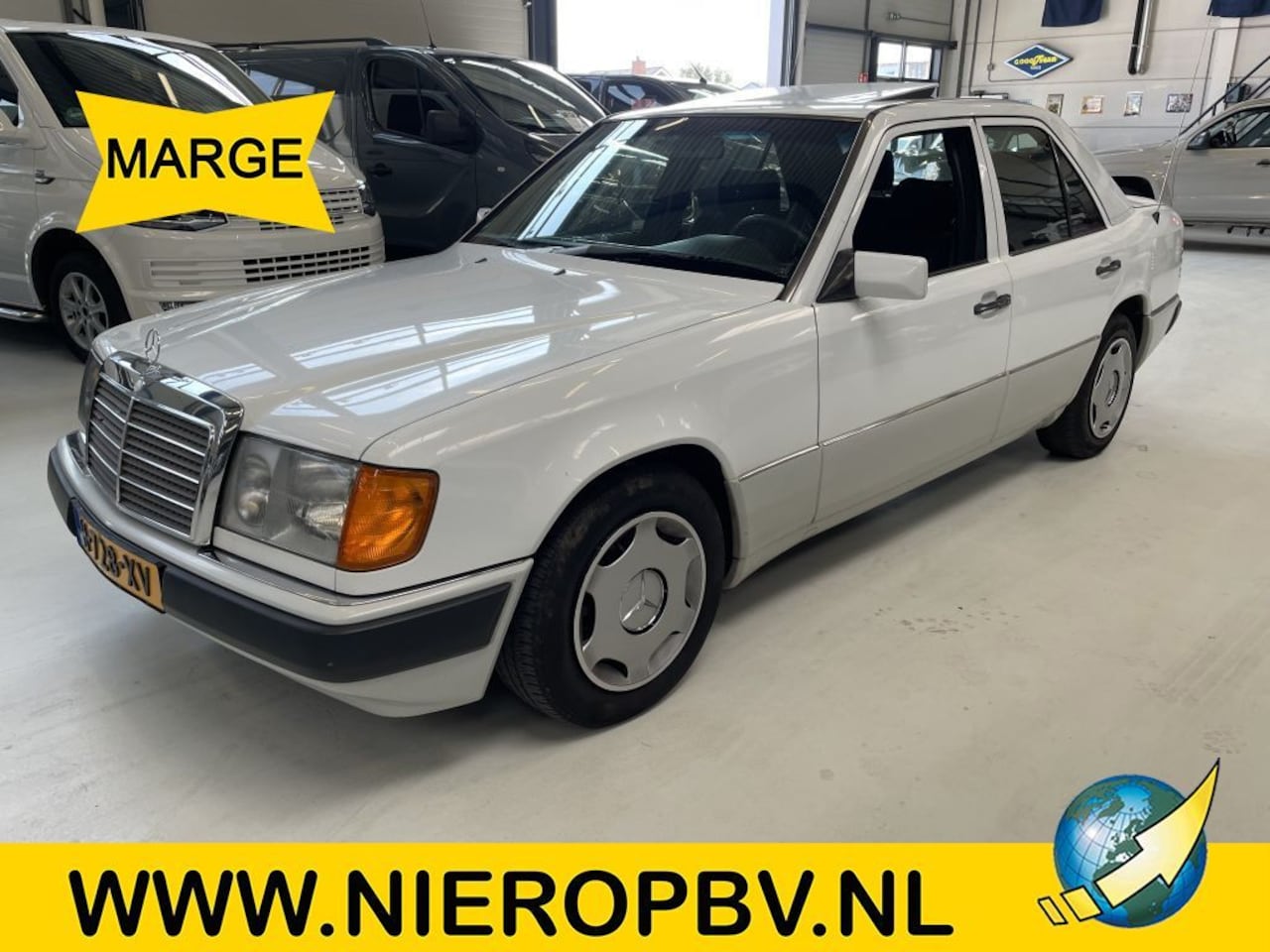Mercedes-Benz 200-serie - w124 type 200E Schuifdak Trekhaak Nette Auto w124 MARGE - AutoWereld.nl