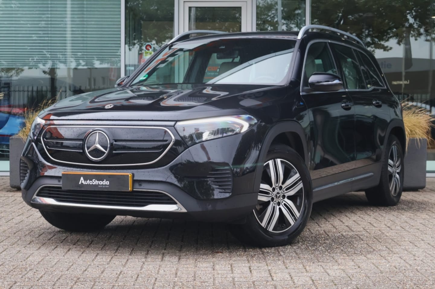 Mercedes-Benz EQB - 250 190pk Luxury Line | Sfeer | Camera | Cruise | Climate | Navi | LED | Stoelverwarming - AutoWereld.nl