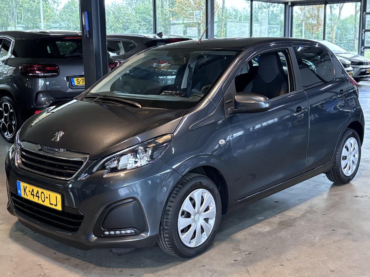 Peugeot 108 - 1.0 e-VTi Active CarPlay/navi - AutoWereld.nl