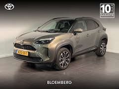 Toyota Yaris Cross - 1.5 Hybrid 115 First Edition Winterpack | Stoel / Stuur en voorruitverwarming | Parkeersen
