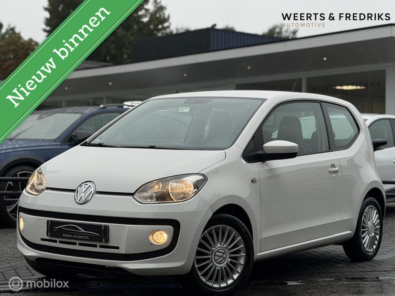 Volkswagen Up! - 1.0|STOELVERWARMING|PARKEERSENSOREN|LEER|A/C - AutoWereld.nl
