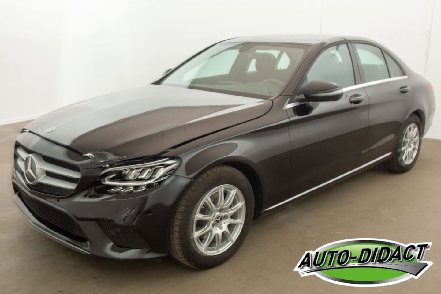 Mercedes-Benz C-klasse - 180D Navi Camera Clima Business Solution - AutoWereld.nl