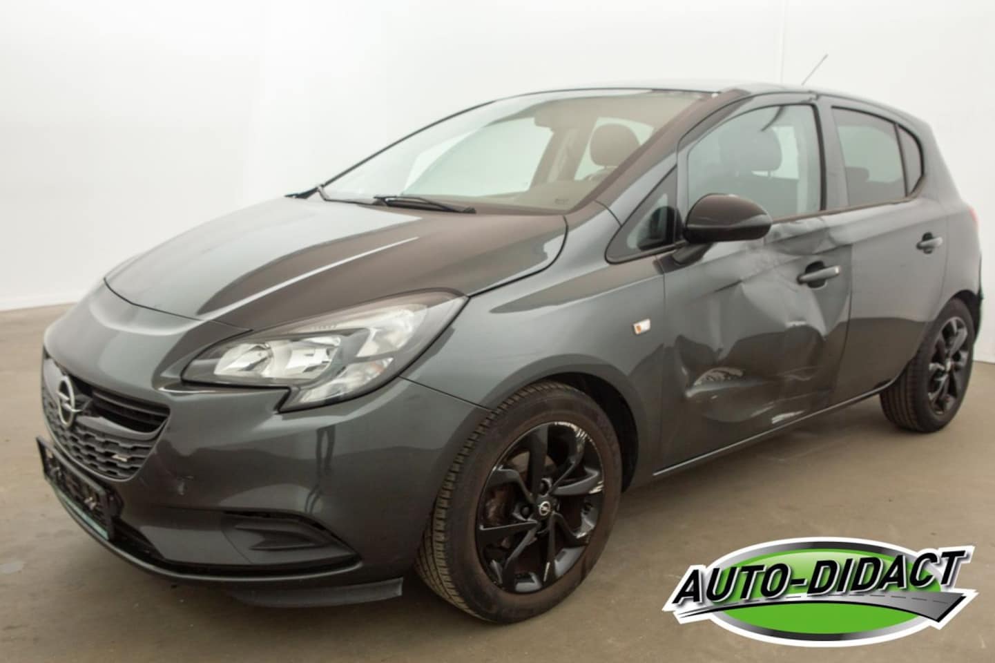 Opel Corsa - 1.4 Airco Navi Black Edition - AutoWereld.nl