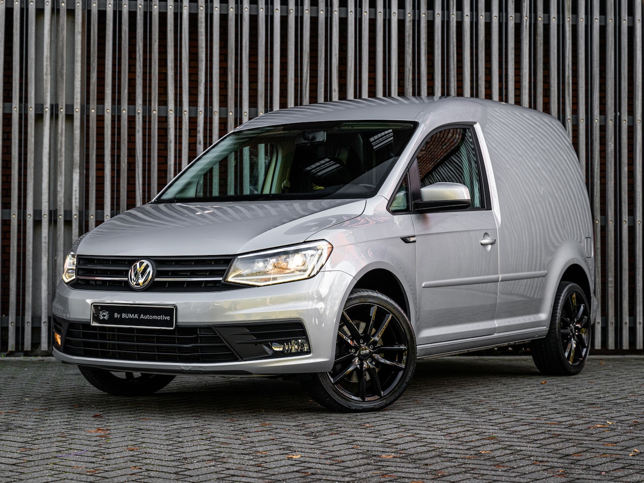 Volkswagen Caddy - 1.4 TSi 130pk AUT. Highline |Xenon|18''|Standkachel|CruiseControl|Stoelverwarming|PDC|DAB+ - AutoWereld.nl