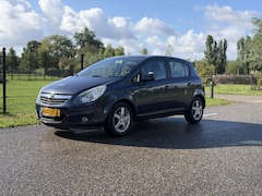 Opel Corsa - 1.4 AIRCO | CRUISECONTROL | NIEUWE APK |