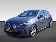 BMW 1-serie - 118i Business Edition M-Sport Automaat | Achteruitrijcamera | Boordcomputer | Connected se