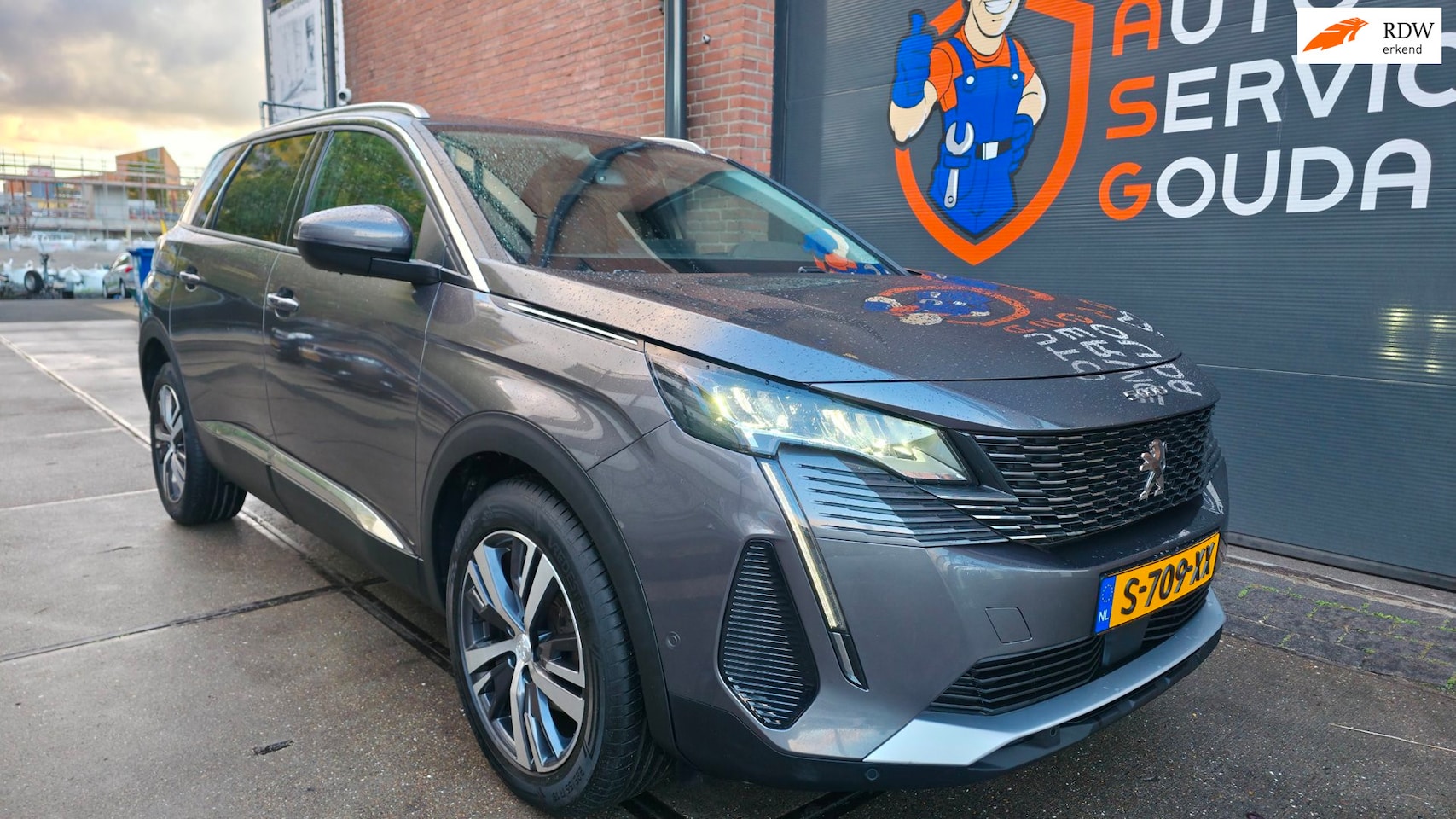 Peugeot 5008 - 1.2 l 130PK l Allure l 7 Pers. l groot scherm - AutoWereld.nl