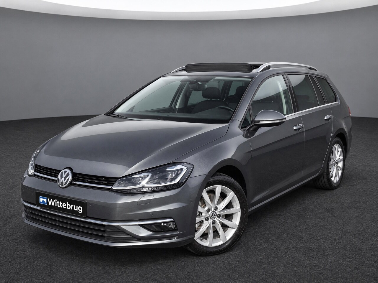 Volkswagen Golf Variant - 1.5 TSI 150pk Highline DSG Automaat / panorama schuifk dak / Navigatie by APP / LM 17 inch - AutoWereld.nl