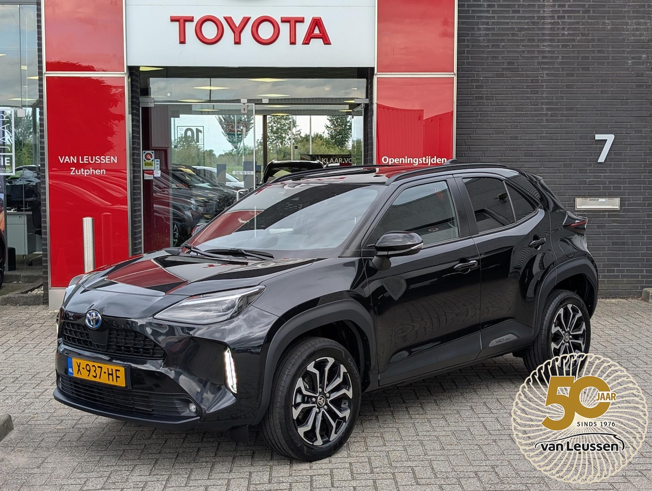 Toyota Yaris Cross - 1.5 Hybrid Dynamic NL-AUTO 17"LMV APPLE/ANDROID LED-PAKKET PRIVACY-GLASS KEYLESS - AutoWereld.nl