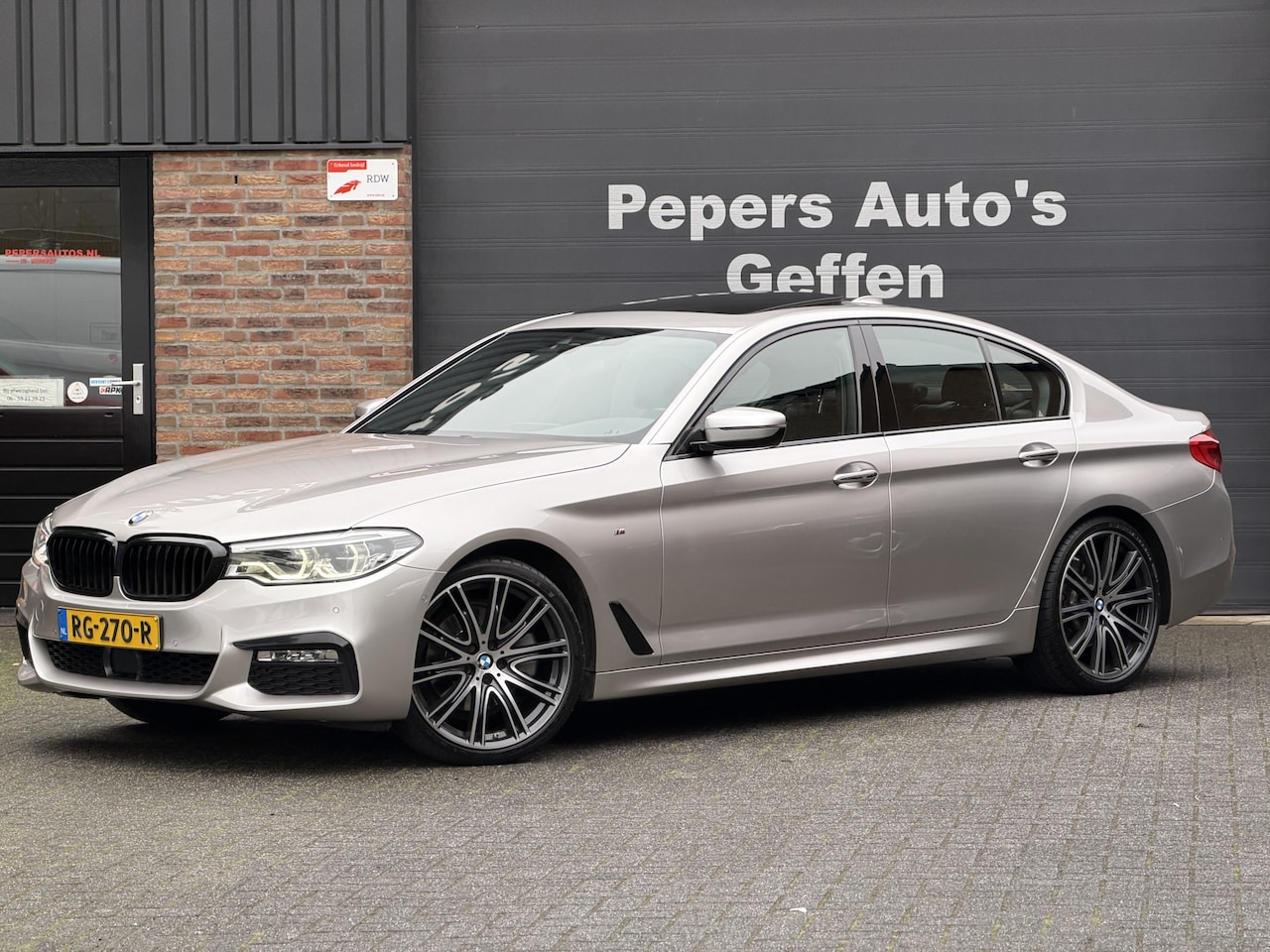 BMW 5-serie - 520i High Executive M-Sport Individual Nappa | Schuifdak | Comfortstoelen | ACC | Memory | - AutoWereld.nl