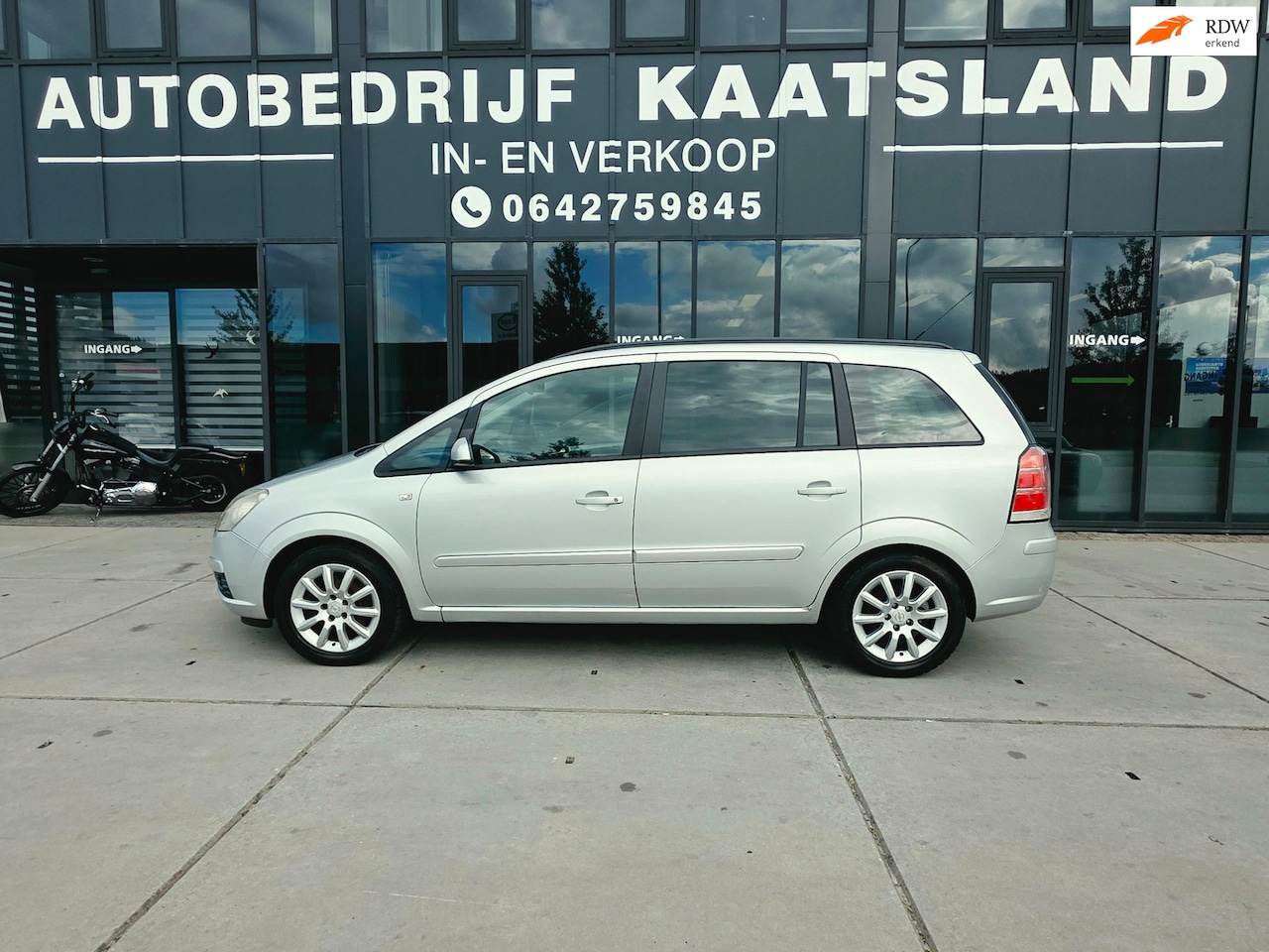 Opel Zafira - 2.2 Temptation - Airco - Cruise - APK 09-2027- - AutoWereld.nl