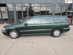 Volvo V70 - 2.4 - Leer - Automaat