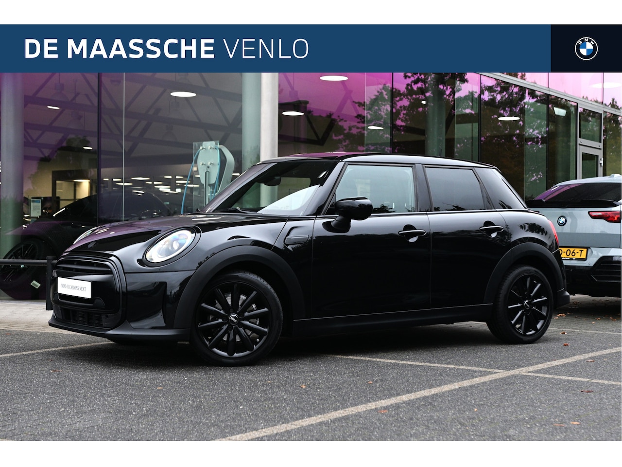 MINI Cooper - Hatchback Classic Camden Automaat / Sportstoelen / LED / Getint glas / 16" Victory Spoke b - AutoWereld.nl