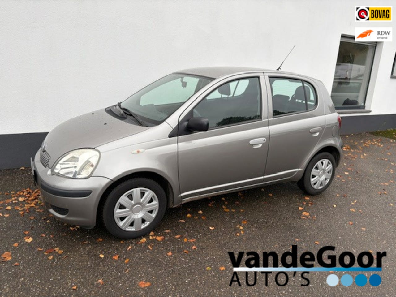 Toyota Yaris - 1.3 VVT-i Idols 1.3 VVT-i Idols, '04, 5-drs, airco, trekhaak, elec.pakket, keurige staat ! - AutoWereld.nl