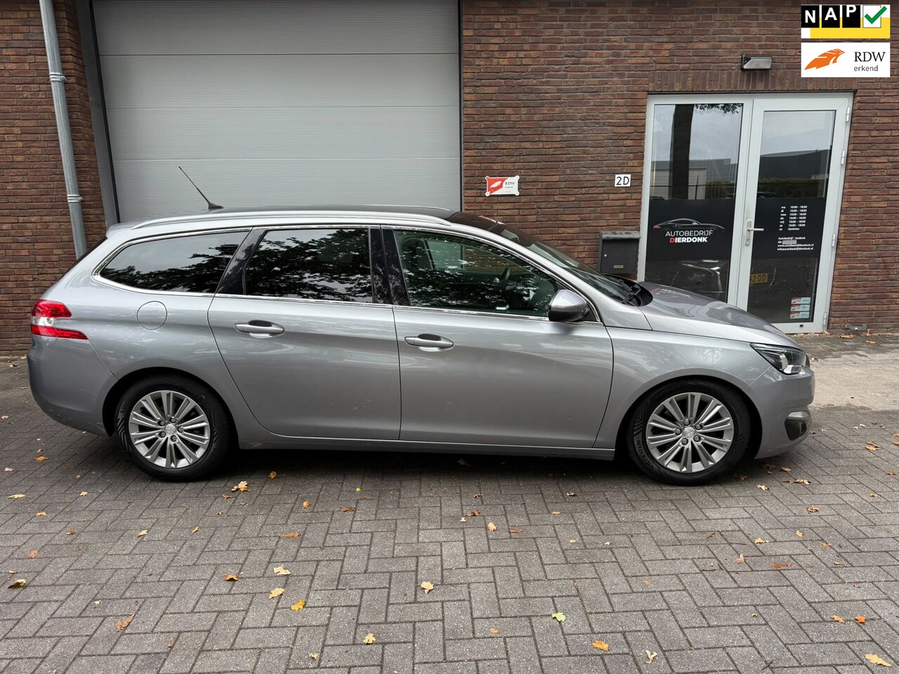 Peugeot 308 SW - 1.2 PureTech|AIRCO|NIEUWE APK|NAVI|PANO - AutoWereld.nl