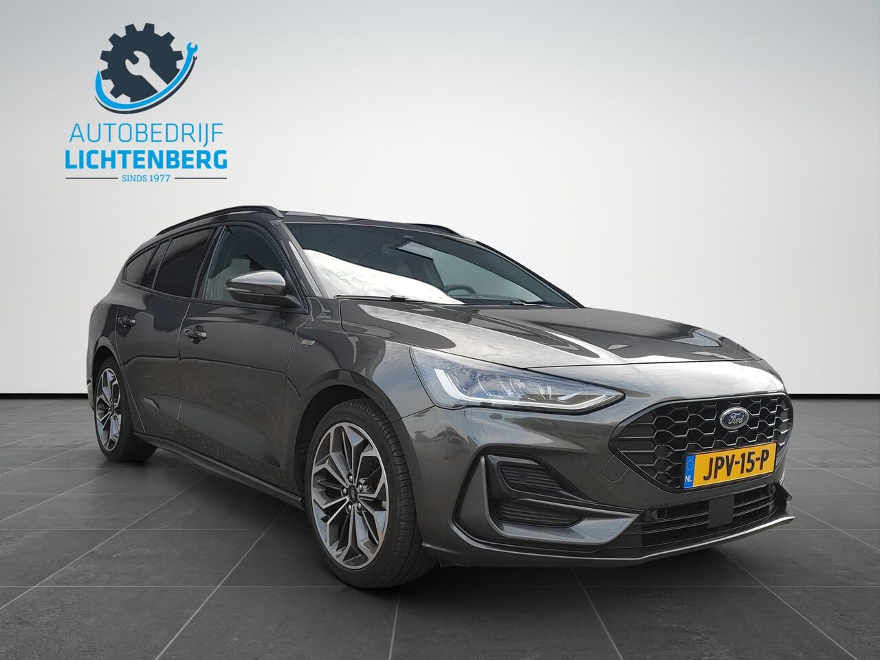 Ford Focus Wagon - 1.0 EcoBoost Hybrid ST Line ACC / Camera / Trekhaak / Dodehoekdetectie - AutoWereld.nl