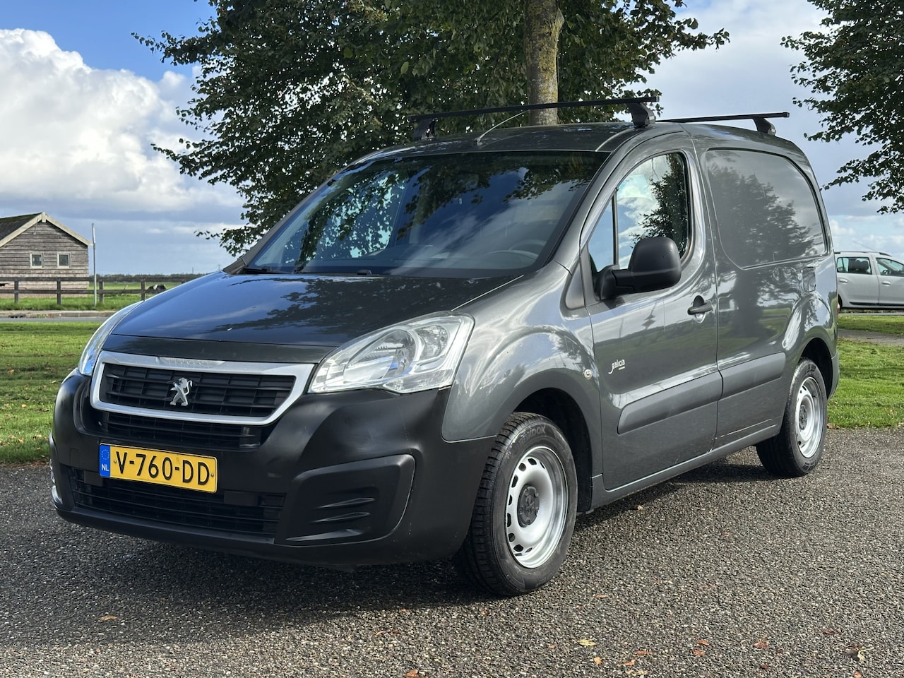 Peugeot Partner - 120 1.6 BlueHDi 75 L1 Première 2e eigen * airco * AURO 6 - AutoWereld.nl